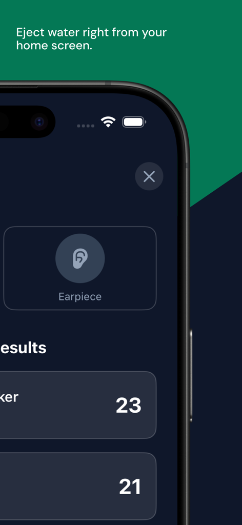 Clear Wave: Eject Water - iPhone画面にClear Waveアプリのインターフェースが表示され、スピーカーの健康状態スコアと水排出オプションが表示されています。