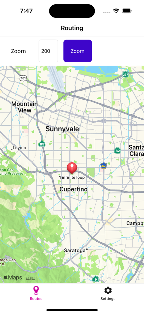 Pantalla de rutas de la aplicación Map Routes que muestra un pin en 1 Infinite Loop en un mapa con controles de zoom