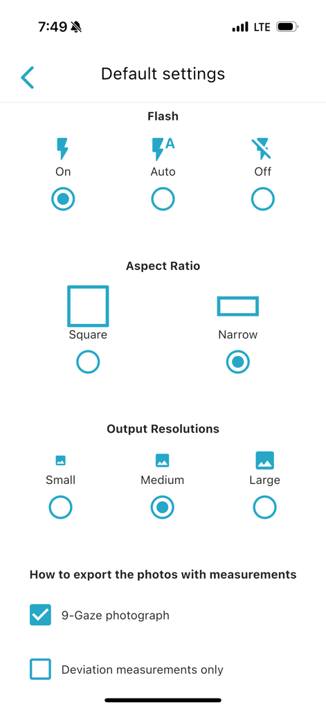 9 Gaze - La pantalla de configuración predeterminada de la aplicación 9 Gaze que muestra opciones para el flash de la cámara, la relación de aspecto de la foto, la resolución de salida y las preferencias de exportación.