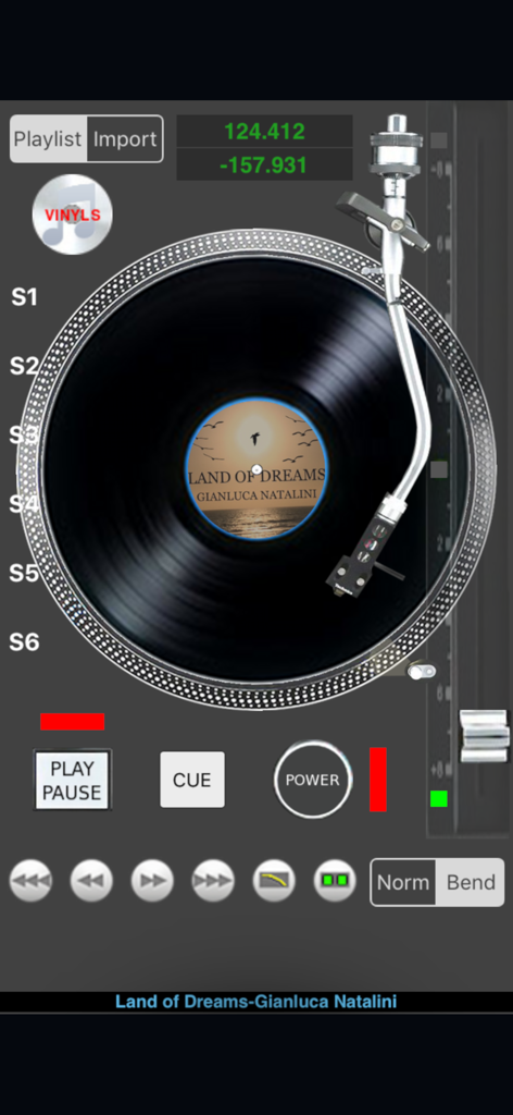 djTurntables - Interfaz de la aplicación djTurntables con un disco de vinilo virtual y controles de DJ profesionales
