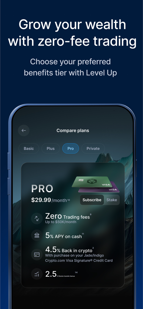Tela do aplicativo Crypto.com mostrando os benefícios da assinatura do nível Pro, incluindo negociação com taxa zero e recompensas de rendimento sobre o saldo.