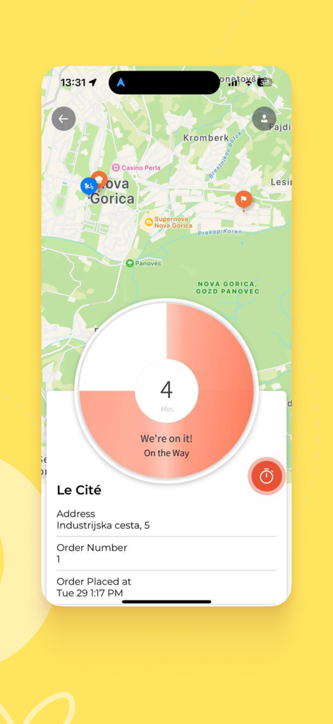 2GO Local Food Delivery - Interfaz de seguimiento de pedidos en tiempo real en la aplicación 2GO que muestra una estimación de entrega de cuatro minutos y un mapa en vivo.