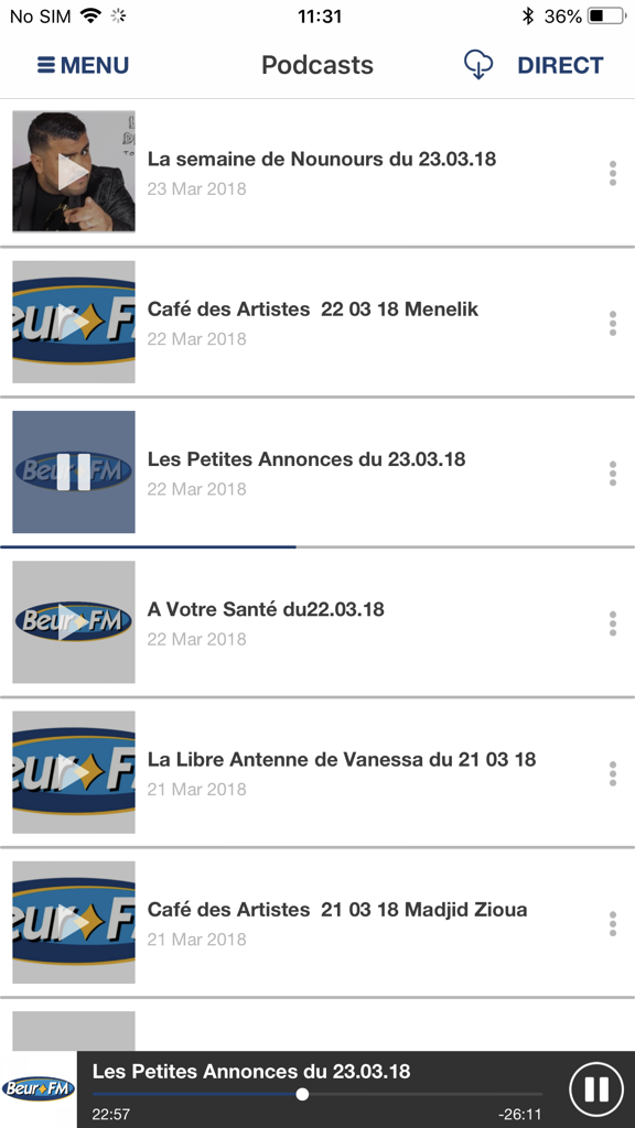 Beur FM - Capture d'écran de l'application Beur FM montrant une liste de podcasts disponibles et un lecteur audio actif en bas.