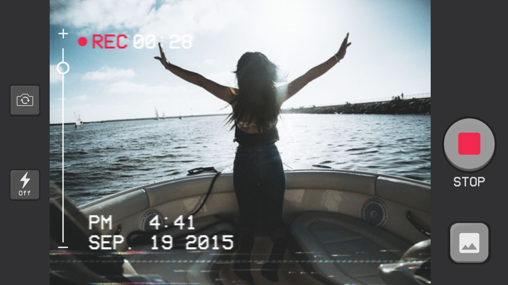 Camcorder - Record VHS Home Videos - 배에 탄 여성의 빈티지 VHS 스타일 비디오 녹화