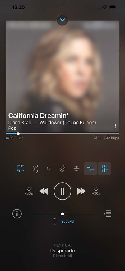 Pantalla de reproducción de la aplicación play:Sub Music Streamer en un iPhone que muestra los controles de reproducción y la información de la canción