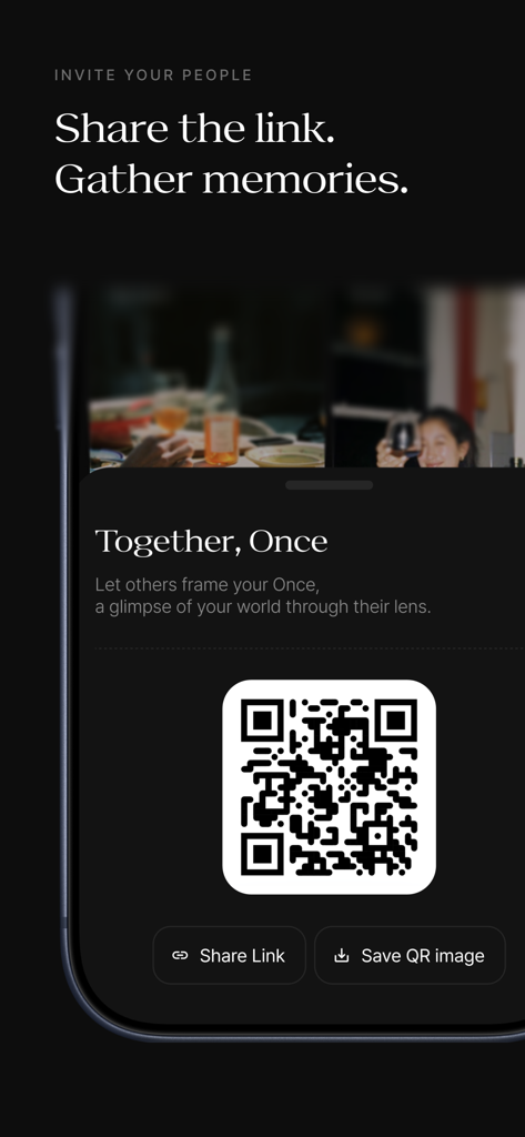 Once - Disposable Camera Event - Interface do aplicativo Once mostrando um código QR e botões de compartilhamento para convidar convidados para um evento.