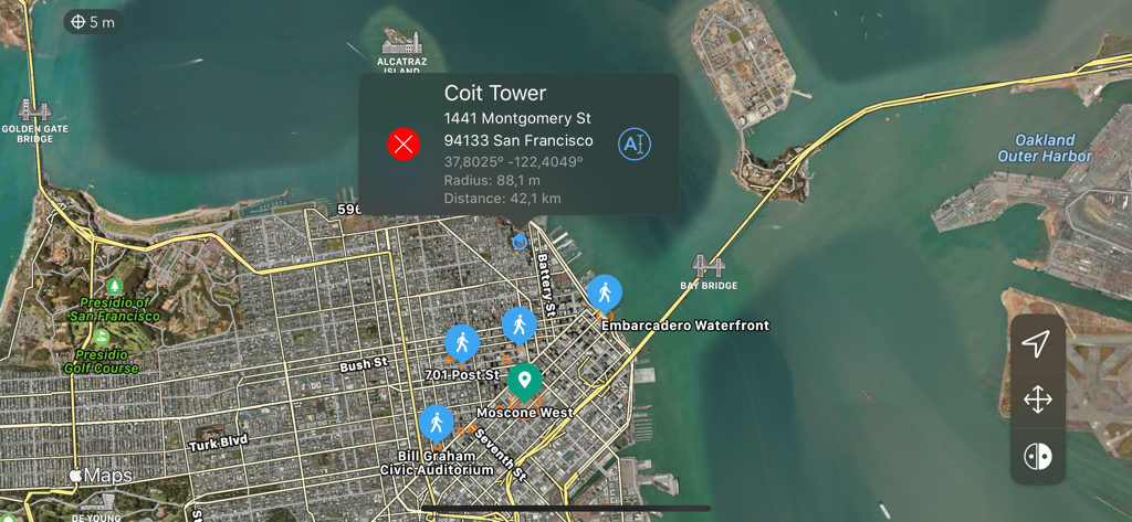 Kartenoberfläche der Geofency-App, die mehrere verfolgte Sehenswürdigkeiten in San Francisco mit einer detaillierten Standortkarte für den Coit Tower zeigt