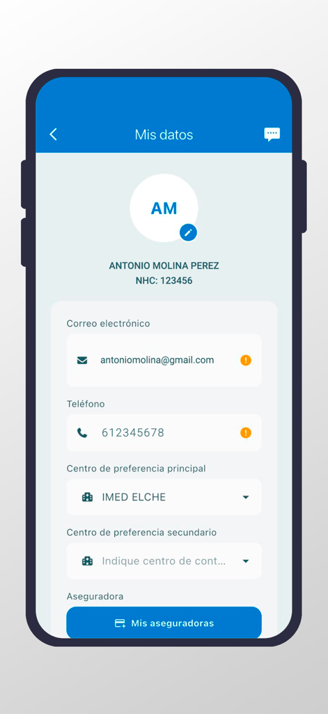 Pantalla de perfil de usuario en la aplicación IMED Hospitales que muestra información de contacto personal y centros médicos preferidos