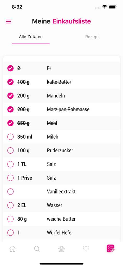 Un'interfaccia mobile che mostra una lista della spesa digitale con vari ingredienti per la pasticceria e articoli selezionabili.
