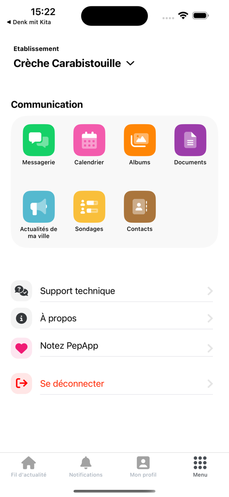 PepApp - by Kidizz - Tableau de bord de l'application mobile PepApp montrant les fonctionnalités de communication, y compris la messagerie, le calendrier et les albums photo pour les parents.