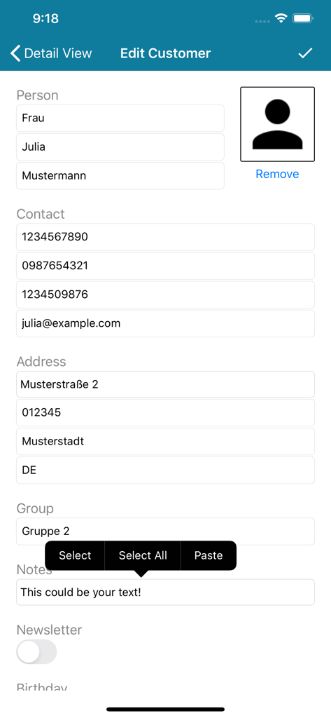 Schermata mobile che mostra il modulo di modifica del cliente con campi per informazioni personali, dettagli di contatto e indirizzo