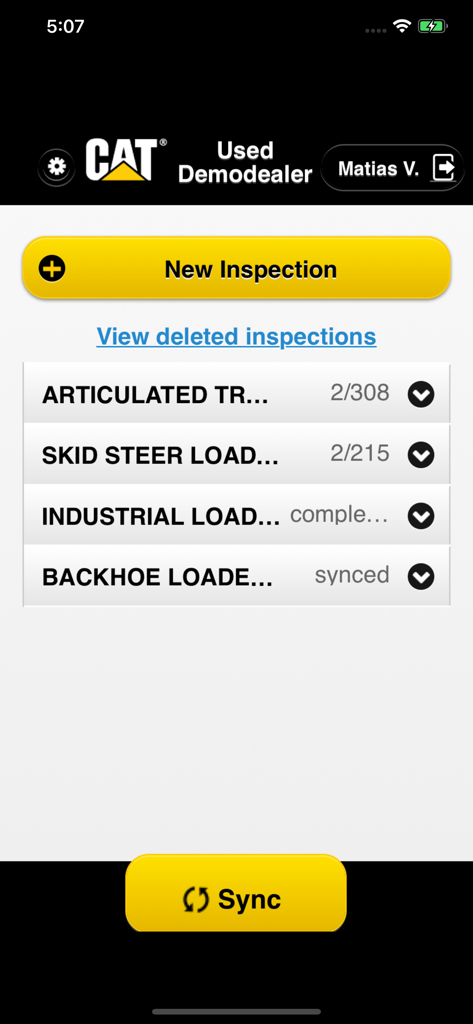 CatUsed Inspect - CatUsed Inspect app dashboard showing a list of heavy equipment inspections and a new inspection button.