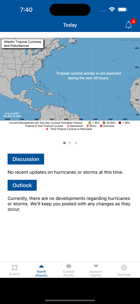 Interfaccia dell'app NOAA Center Hurricane che mostra la mappa del bacino dell'Atlantico settentrionale e gli aggiornamenti delle previsioni delle tempeste
