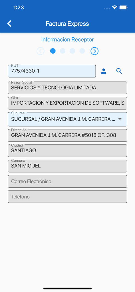 Facturacion.cl - Pantalla de la aplicación móvil que muestra un formulario para la información del receptor para crear una factura express en Facturacion.cl.