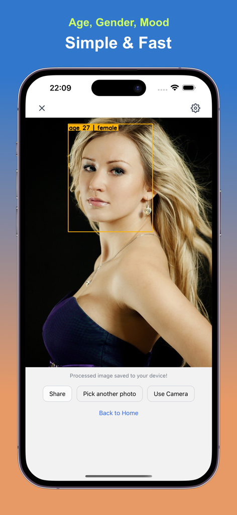 Interfaz de la aplicación AI Age Detector que muestra el resultado de detección de edad y género en una foto
