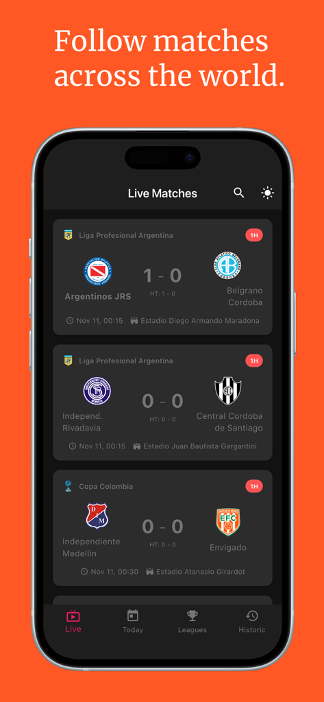 Mobile app interface showing real-time football scores and live match tracking for international leagues.