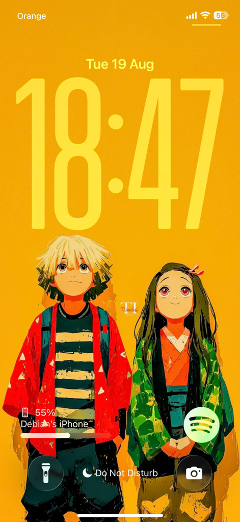 Zenitsu und Nezuko aus Demon Slayer auf einem gelben iPhone-Sperrbildschirm-Hintergrundbild