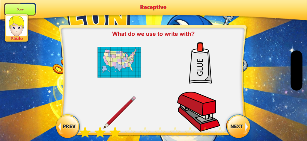 Fun & Functional - Uma tarefa de linguagem receptiva no aplicativo Divertido e Funcional perguntando o que usamos para escrever com quatro opções de imagem.