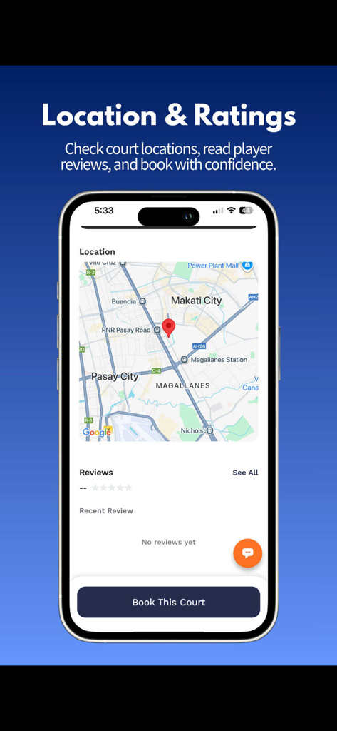 PlaySpot Booking Services - PlaySpotアプリのインターフェース。コートの場所を表示する地図と、プレーヤーのレビューセクションが表示されています。