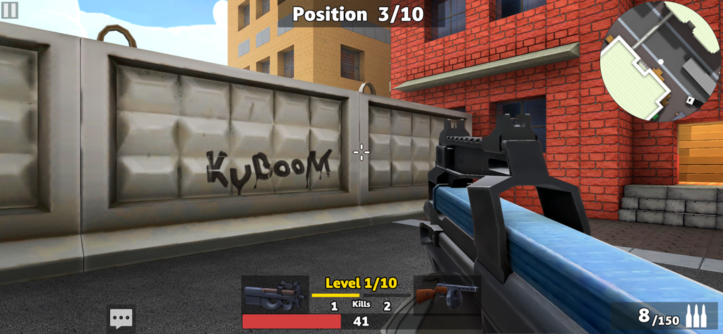 KUBOOM: Online shooting games - ブロック状のグラフィックと戦術的な武器を示すKUBOOMオンラインシューティングゲームの一人称視点