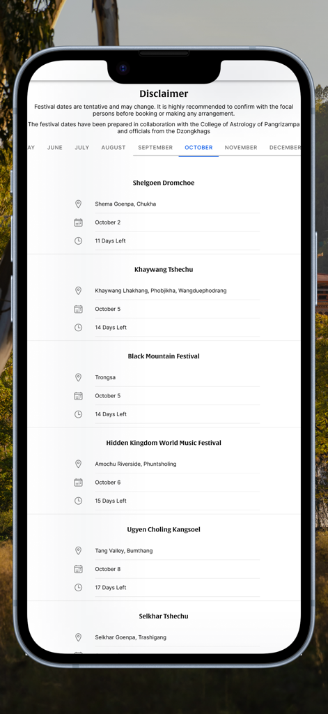 ブータン観光アプリのスクリーンショット。シェルゴエン・ドムチョエやブラック・マウンテン・フェスティバルなど、10月の文化祭のスケジュールが表示されています。