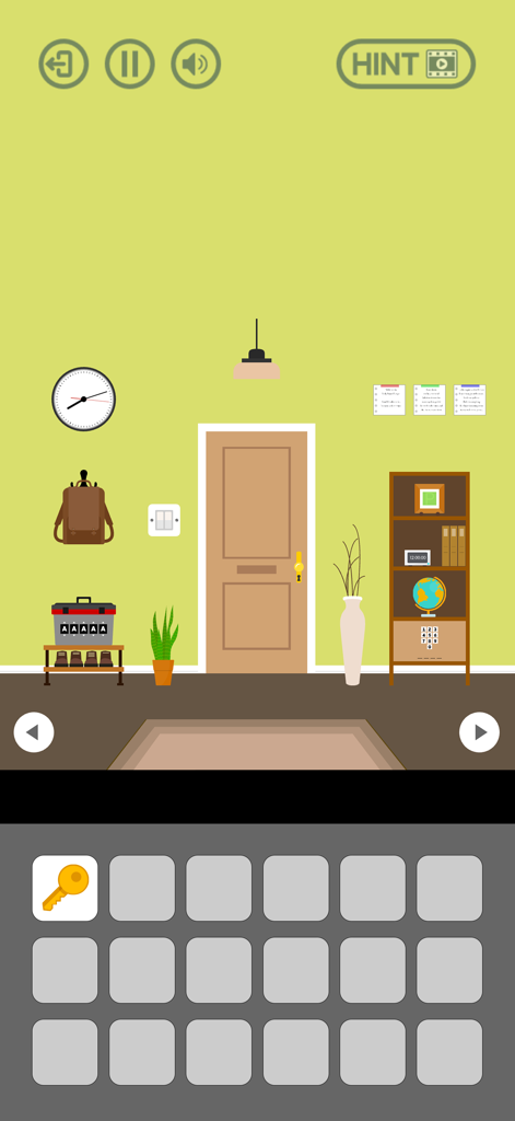 Daily Room Escape - デイリー・ルーム・エスケープのゲームプレイ画面。ミニマルなパズルルームにドアがあり、インベントリに金色の鍵が表示されている。