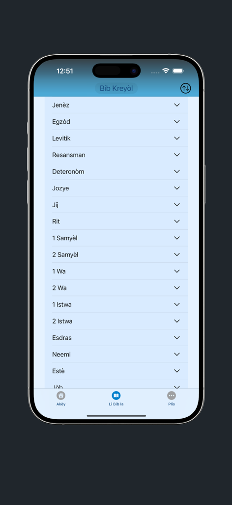 Lista de libros de la Biblia en criollo haitiano en la pantalla de la aplicación Bib Kreyol.