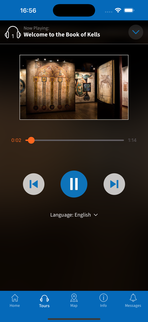 Visit Trinityアプリのオーディオガイドプレーヤーインターフェース。「ケルズの書へようこそ」ツアーが表示されています。