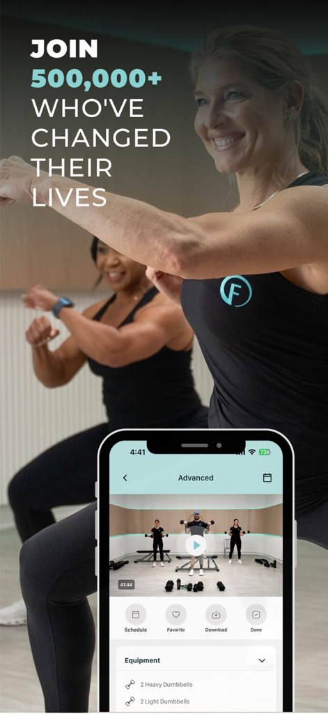 FASTer Way to Fat Loss - Interfaz de la aplicación FASTer Way to Fat Loss que muestra un video de entrenamiento digital guiado con entrenadores profesionales y requisitos de equipo.