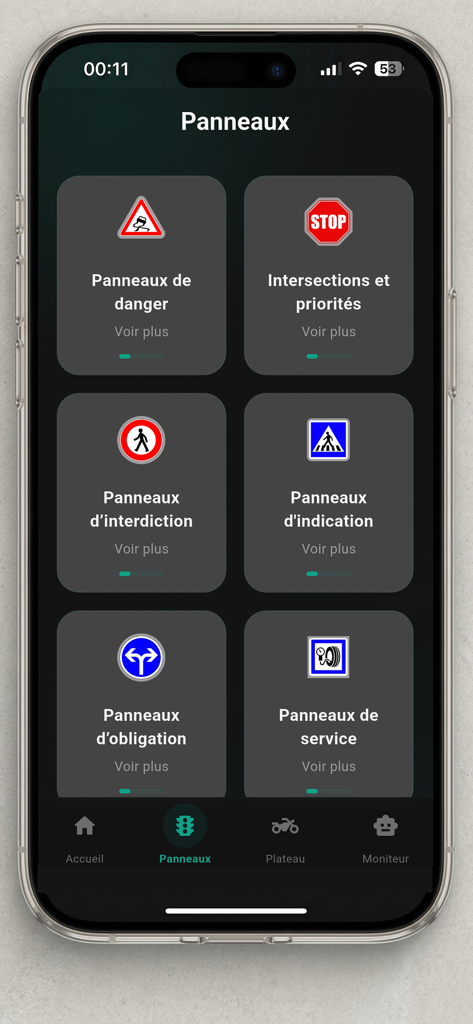 Code Moto ETM - Permis A A1 A2 - Écran d'application français de théorie moto montrant les catégories de panneaux routiers pour la préparation au permis moto, y compris les panneaux de danger et d'interdiction.