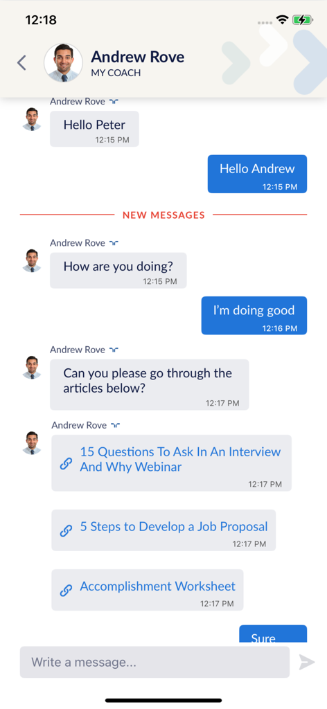 Messaging-Schnittstelle in der Randstad RiseSmart App, die ein Gespräch mit einem Karriere-Coach zeigt, der Ressourcen für die Jobsuche teilt