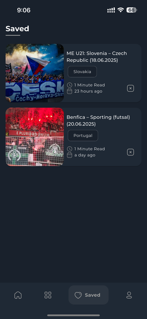Hooligans.cz - Pantalla de la aplicación Hooligans.cz que muestra una lista de artículos guardados e informes sobre la cultura de aficionados al fútbol global.