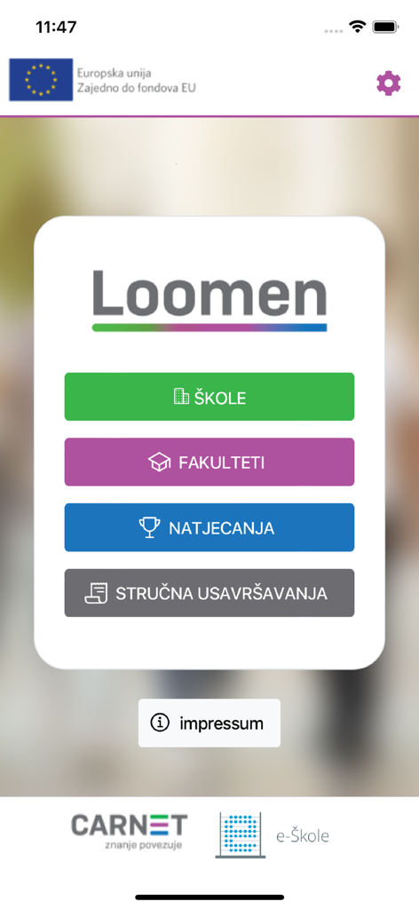 Loomen mobilna aplikacija - Main menu of the Loomen mobile app featuring buttons for schools faculties and professional training