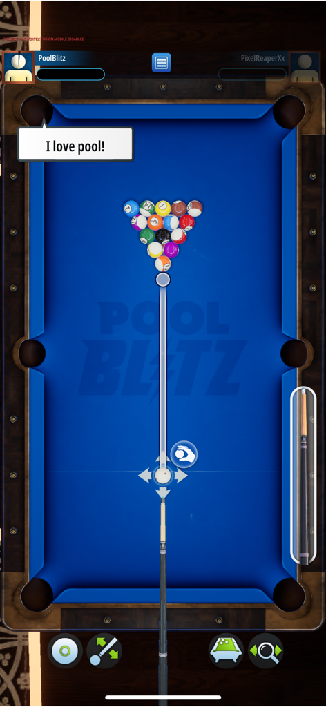 Una vista dall'alto in modalità verticale del gameplay di Pool Blitz che mostra un tavolo da biliardo blu e una stecca pronta per la spaccata.