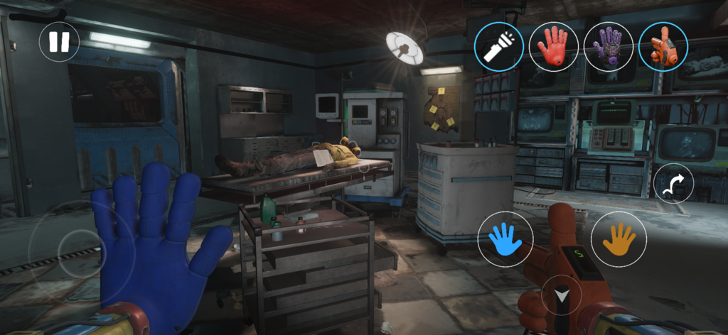 Visão em primeira pessoa de uma mão GrabPack azul em um laboratório escuro com um corpo em uma mesa de exame e monitores em Poppy Playtime Chapter 4.