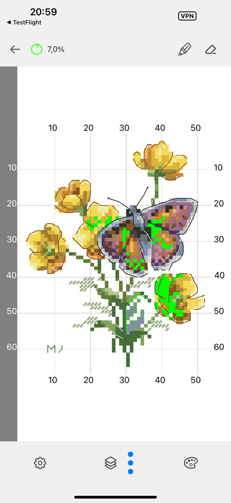 Un patrón de bordado de mariposa y flores siendo rastreado en la interfaz de la aplicación Fantastitch.