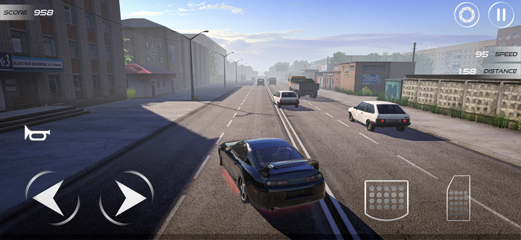 wDrive Roads: Russia - Un coche deportivo negro zigzagueando entre el tráfico en una carretera de la ciudad en el juego wDrive Roads Russia.