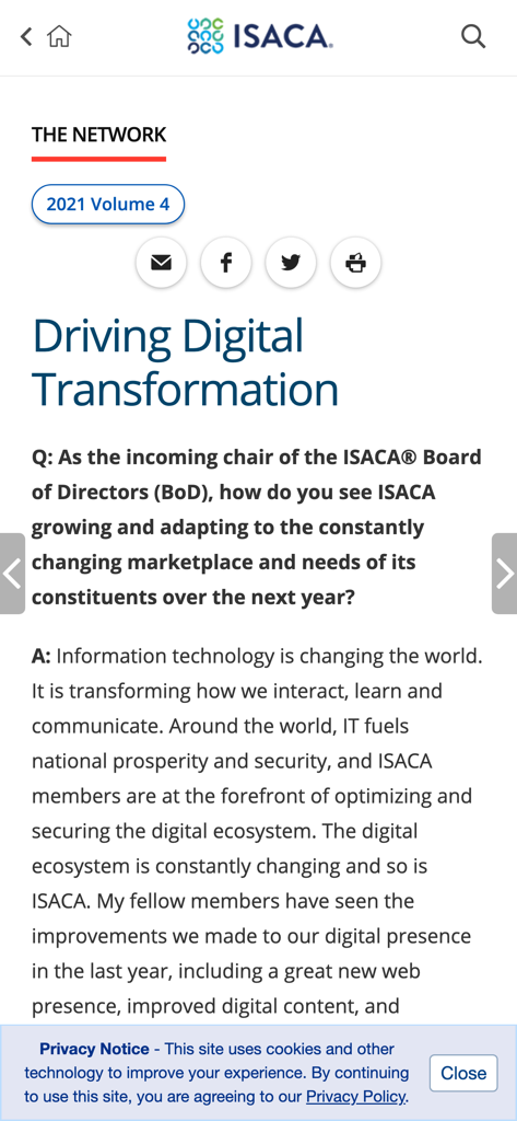 ISACA Journal - Una pantalla móvil que muestra un artículo titulado Impulsando la Transformación Digital en la aplicación ISACA Journal