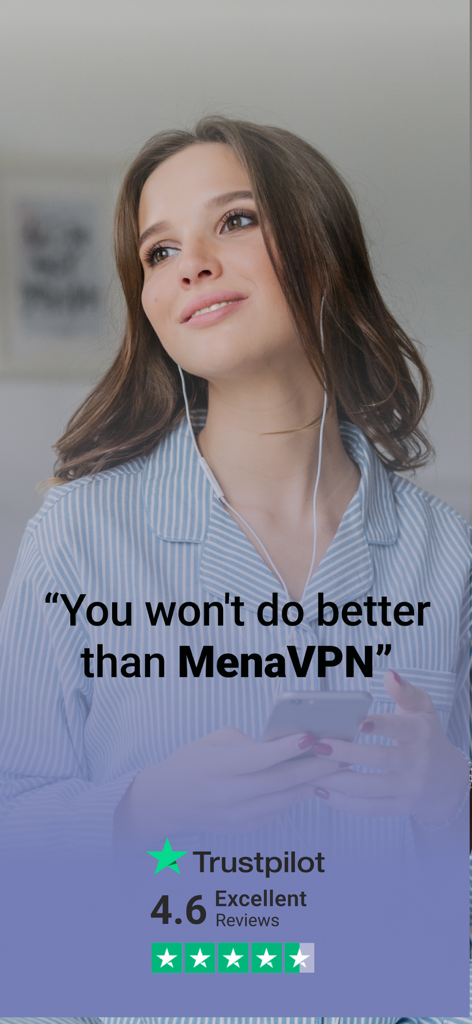 Mena VPN: UAE, KSA, Oman - Una mujer sonriendo mientras usa su teléfono con una alta calificación de Trustpilot para Mena VPN