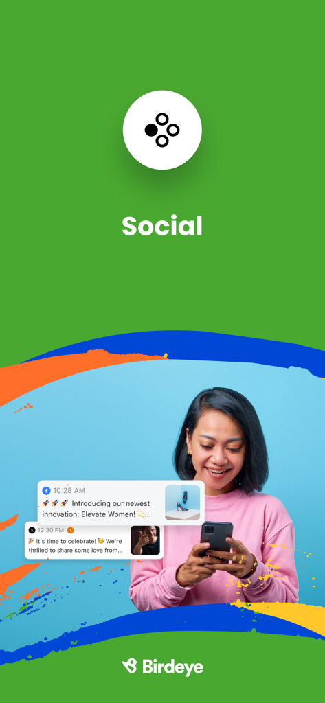 Une femme utilisant l'application Birdeye pour gérer les notifications et publications sur les réseaux sociaux de son entreprise sur son smartphone