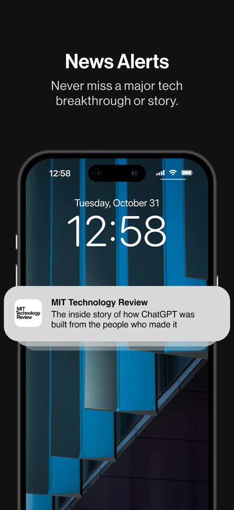 MIT Technology Review - スマートフォンのロック画面に ChatGPT に関するストーリーのプッシュ通知が表示された MIT Technology Review