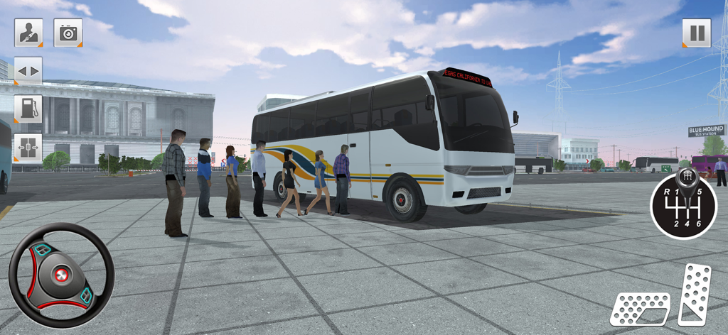 Bus Simulator Driving Game 3D - バスシミュレーター ドライビングゲーム 3Dのターミナルで、乗客が白いコーチバスに乗り込んでいる様子。