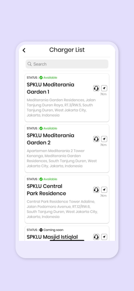HVT - 전기차 충전소 목록을 실시간 이용 가능 여부 및 거리와 함께 보여주는 모바일 앱 인터페이스