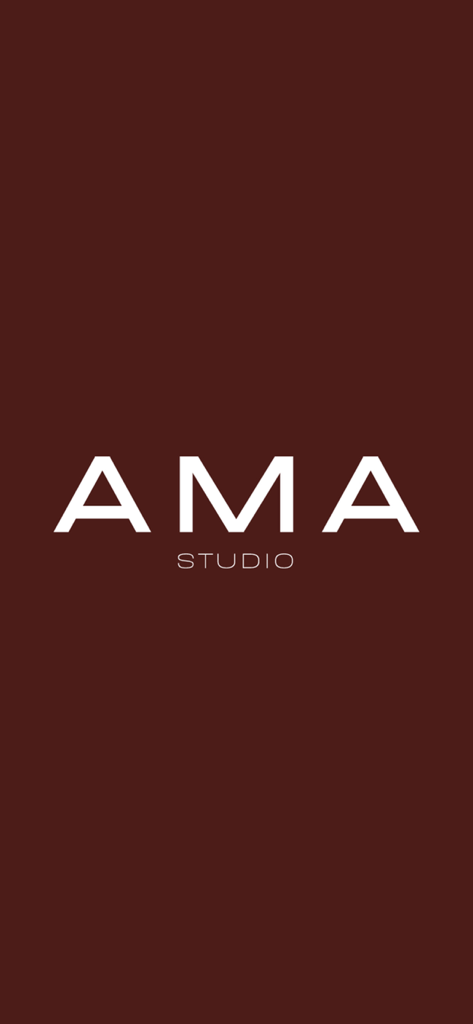AMA Studio - O logotipo do AMA Studio com texto branco em negrito sobre um fundo bordô escuro.