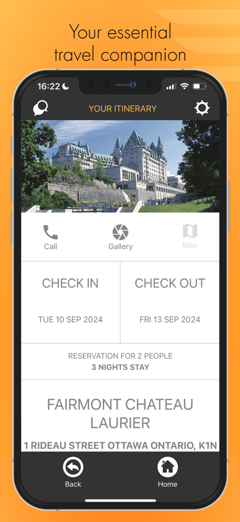 Ecrã do itinerário da aplicação ViewTrail com os detalhes da reserva de hotel para o Fairmont Chateau Laurier.