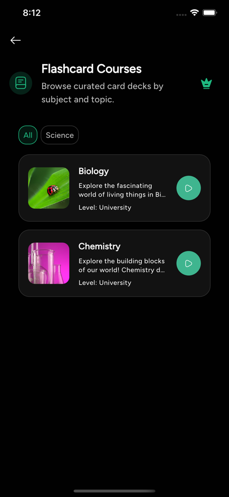 Estudy Learn - Estudy Learnアプリの画面。大学レベルの生物学や化学の科目にキュレーションされたフラッシュカードコースが表示されています。