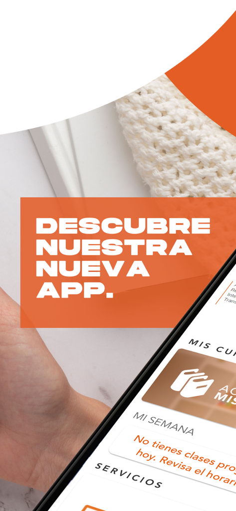 Imagen promocional de la nueva aplicación móvil Mi UDLA mostrando el panel del estudiante en un smartphone