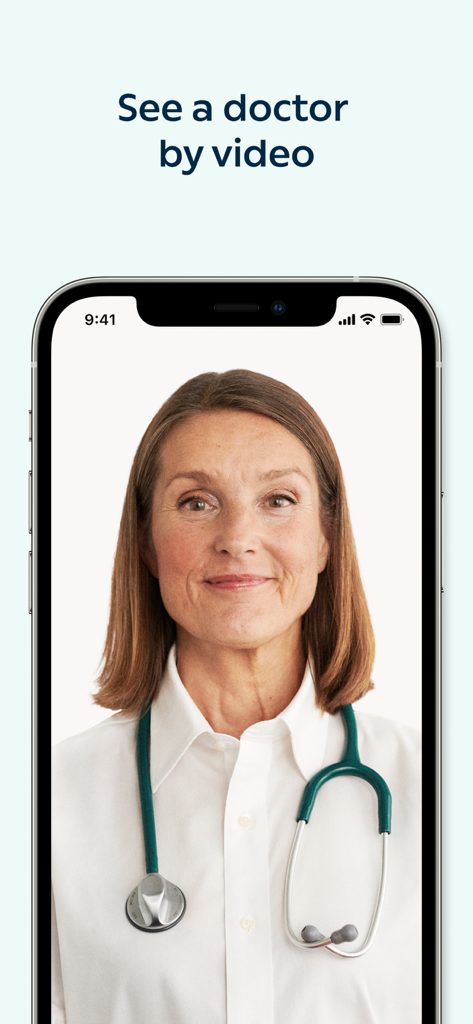 Un écran de smartphone montrant une femme médecin lors d'un rendez-vous vidéo Livi