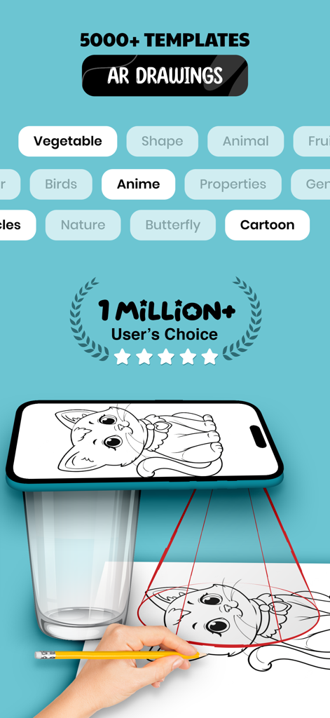 AR Drawing - Sketch - Una persona usando la aplicación AR Drawing en un teléfono para calcar un boceto de gato de dibujos animados en papel con un lápiz