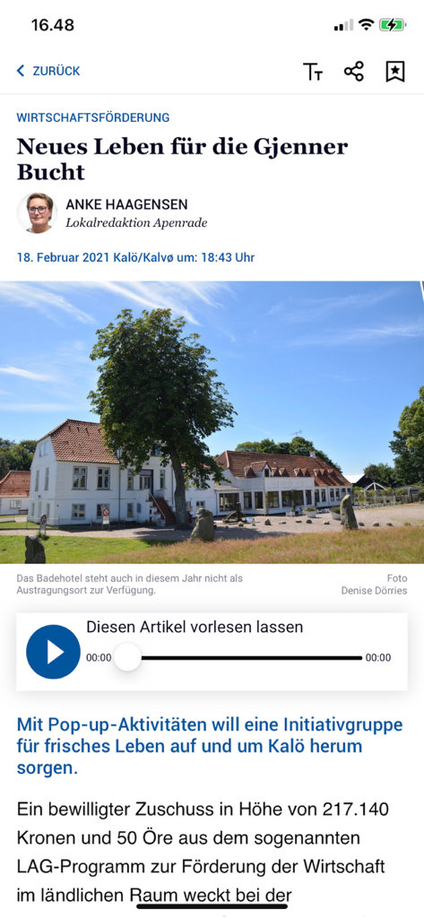 Pantalla de artículo de noticias en la aplicación Der Nordschleswiger con un reproductor de audio para leer en voz alta y noticias locales de Dinamarca.